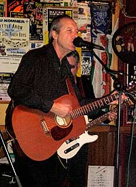 Perry singing in Amsterdam